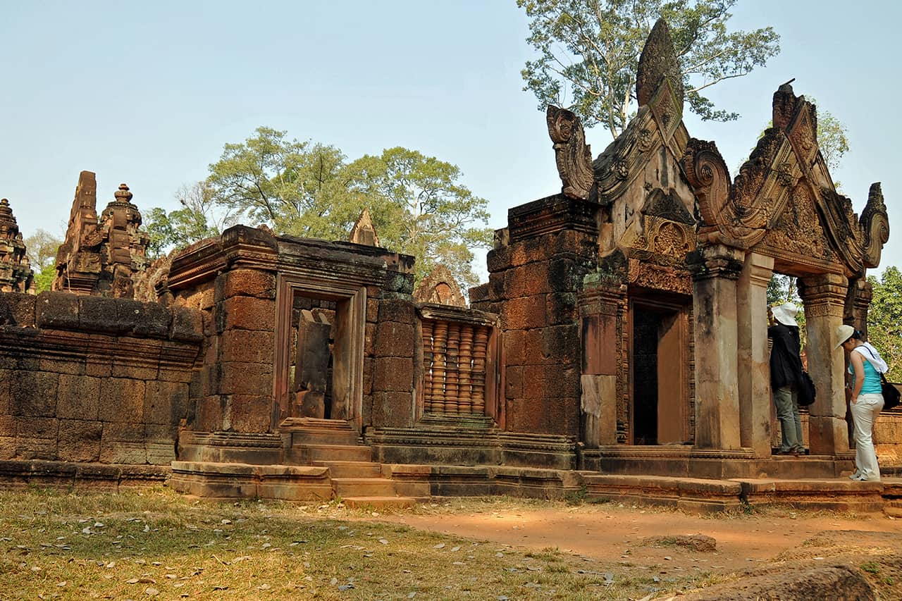 Read more about the article Banteay Srey Temple & Kulen Mountain Waterfall 1Day  Tour